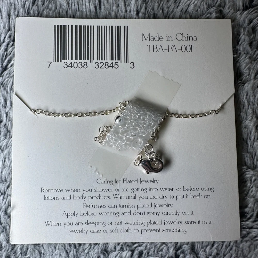 The 2 Bandits Athens NWOT Silver Iridescent Bar Pendant Necklace
